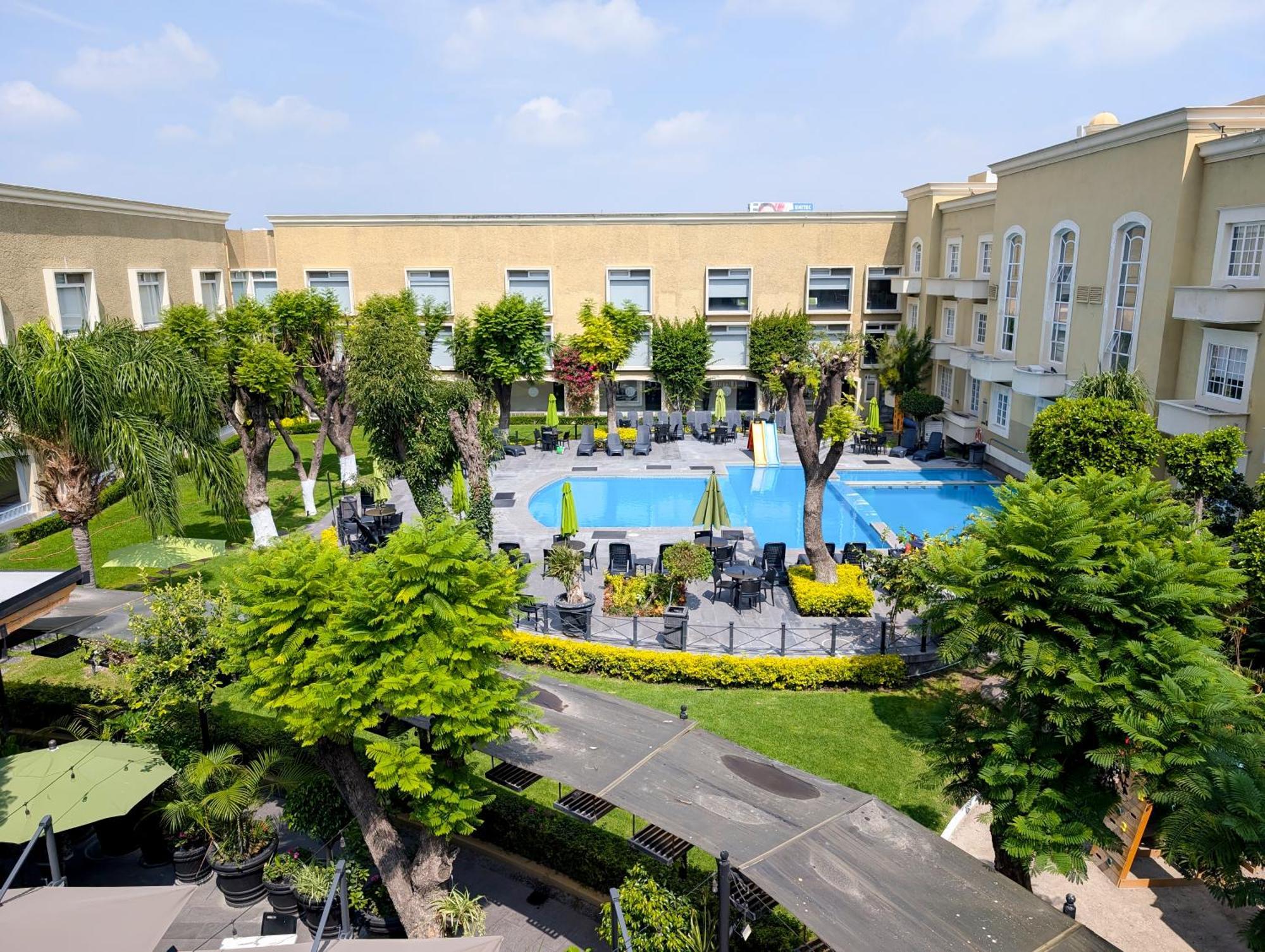 Plaza Camelinas Hotel Queretaro Exterior photo